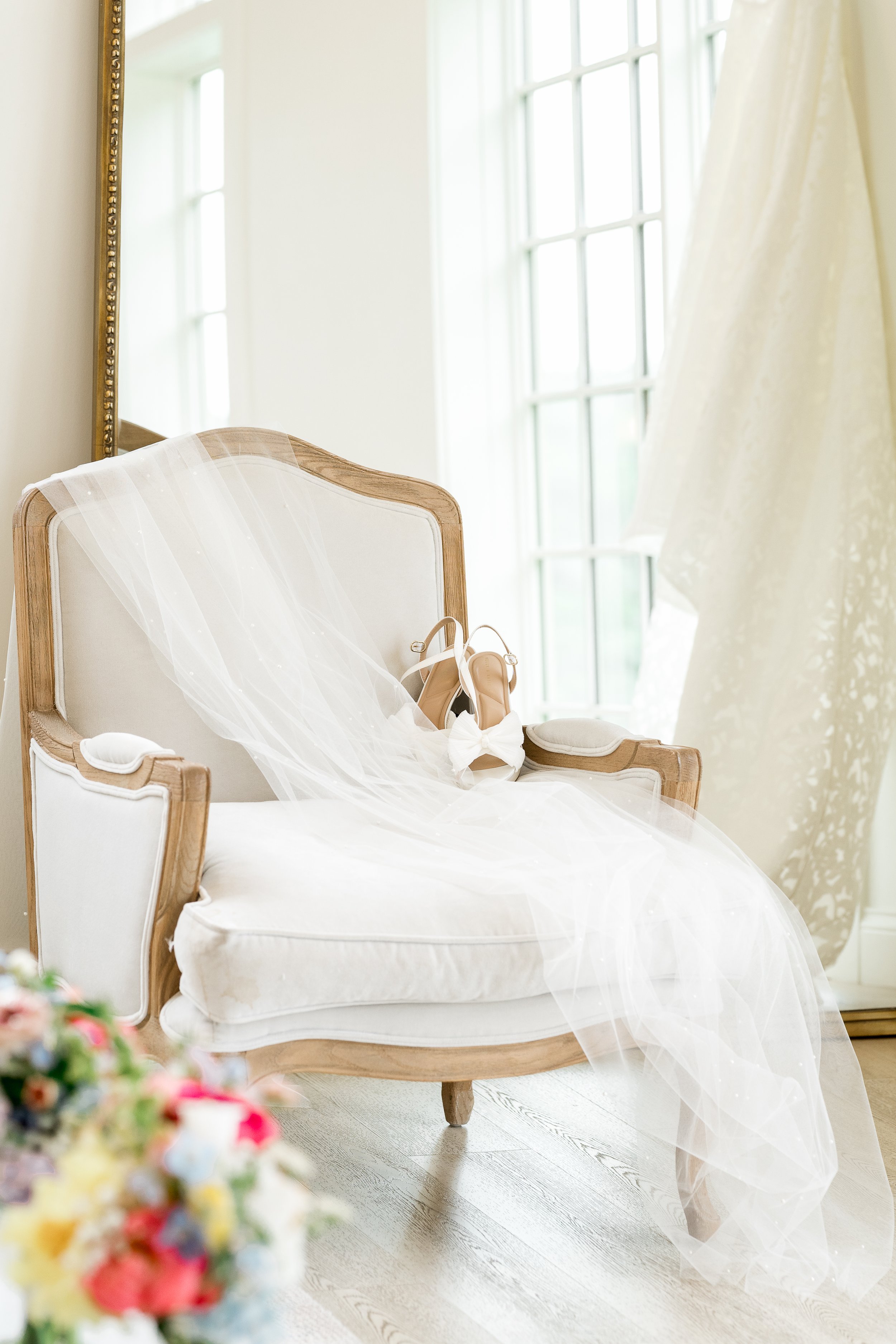 Bridal-Suite-Westwind-Hills-St-Louis-Florist.jpg