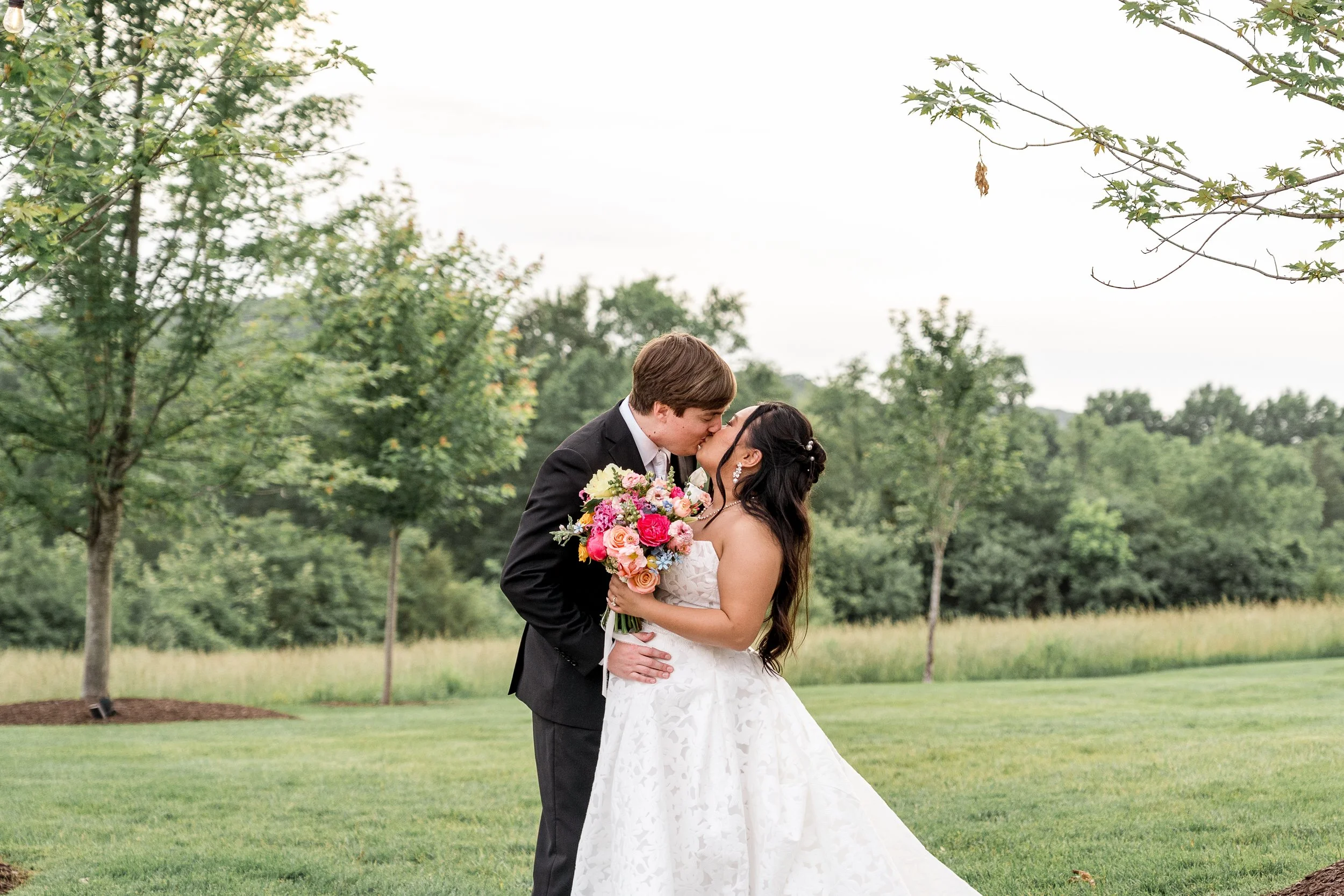 St-Louis-Florist-Westwind-Hills-May-Wedding.jpg