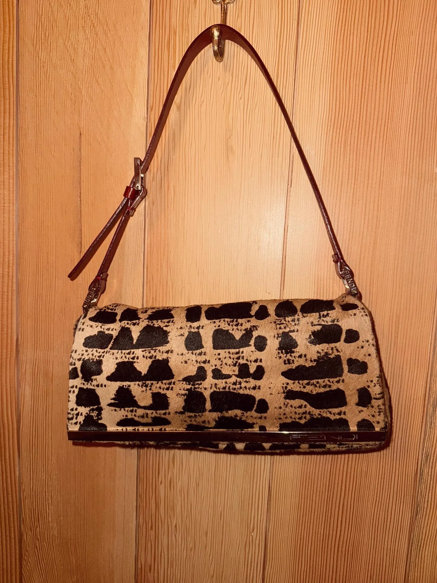 Vintage Fendi Baguette in Pony Hair 🐆
🔗 in bio to shop!
