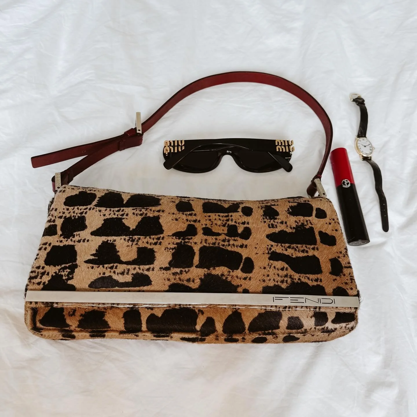 Vintage Fendi Pony Hair Baguette 🐆 Your new fall essential.

🔗 in bio to shop