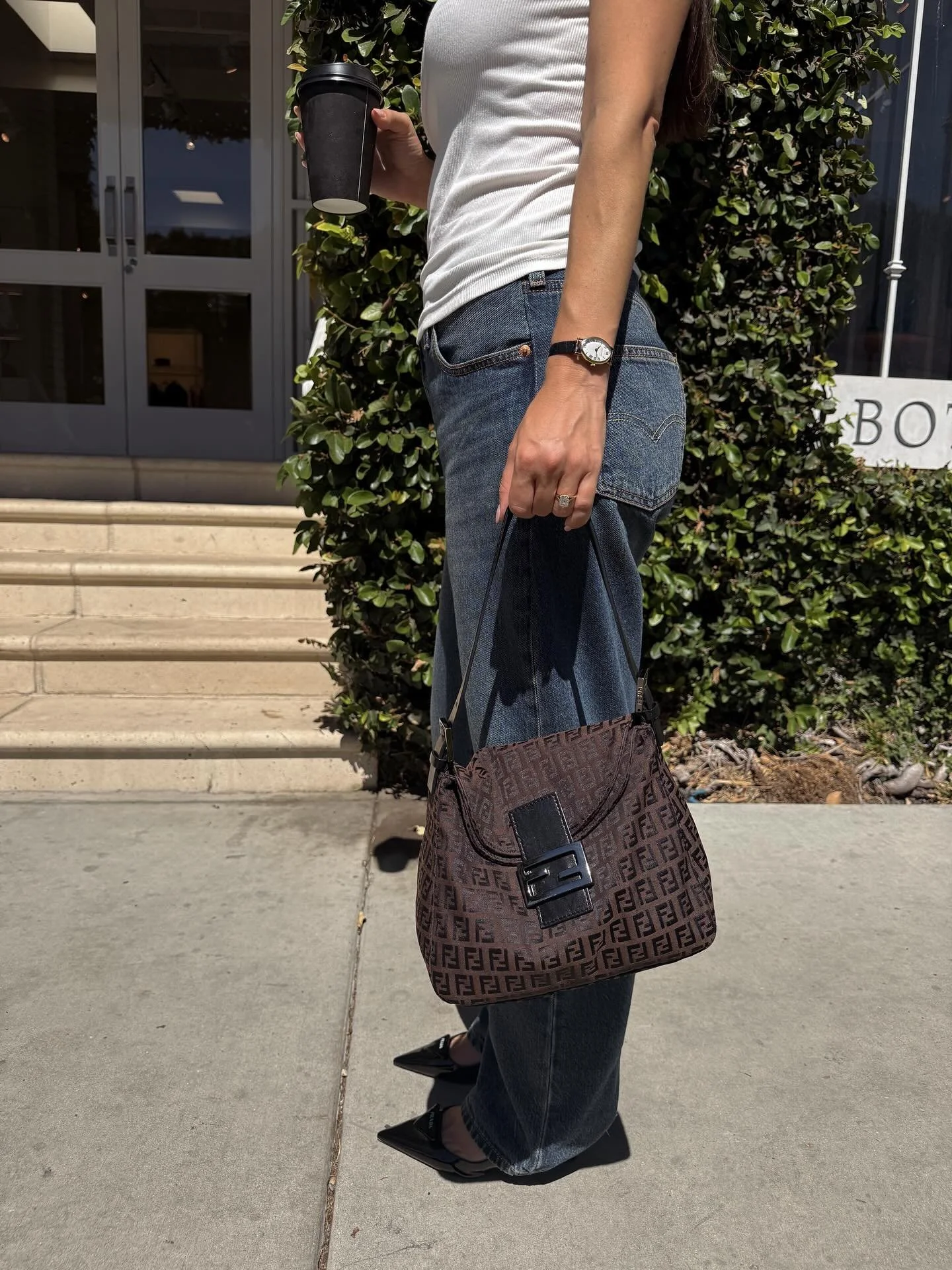 Vintage Fendi Zucca Baguette 🥖

🔗 in bio to shop 🫶