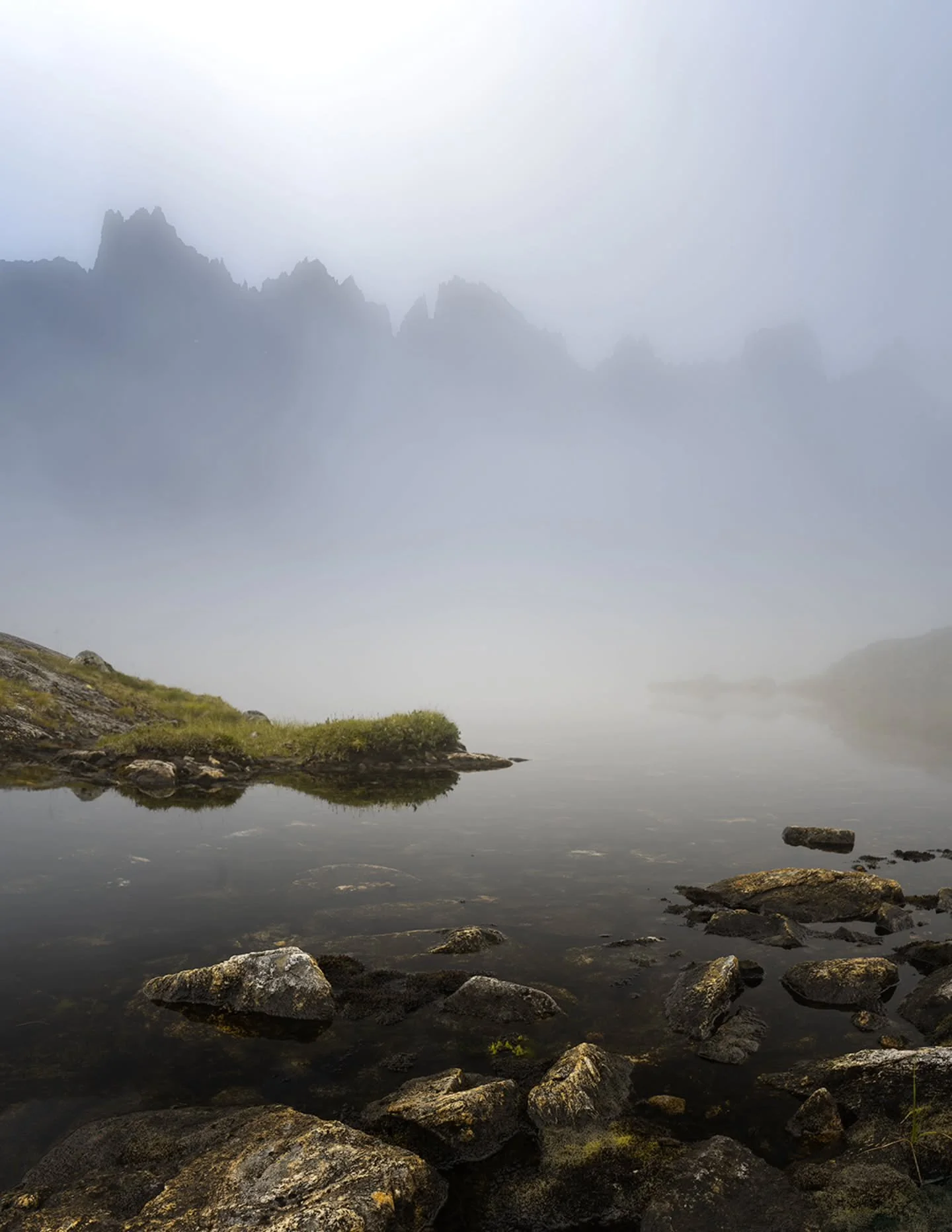 The peaks are breaking through the fog 🙌
.
.
.
#nikon #sunnm&oslash;re #moodylandscape #nikonshooter #splendid_mountains #mountainscape #alpscape #sunnm&oslash;rsalpane #nikoncreators #nomadict #moodygrams #ig_mountains #mountainstories #naturonly #