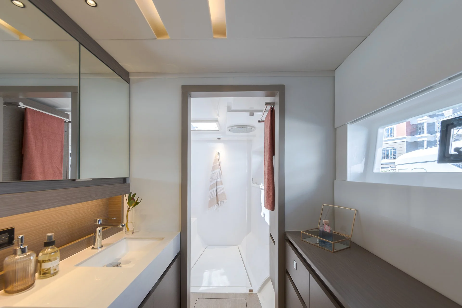 leopard-53-catamaran-6.jpg