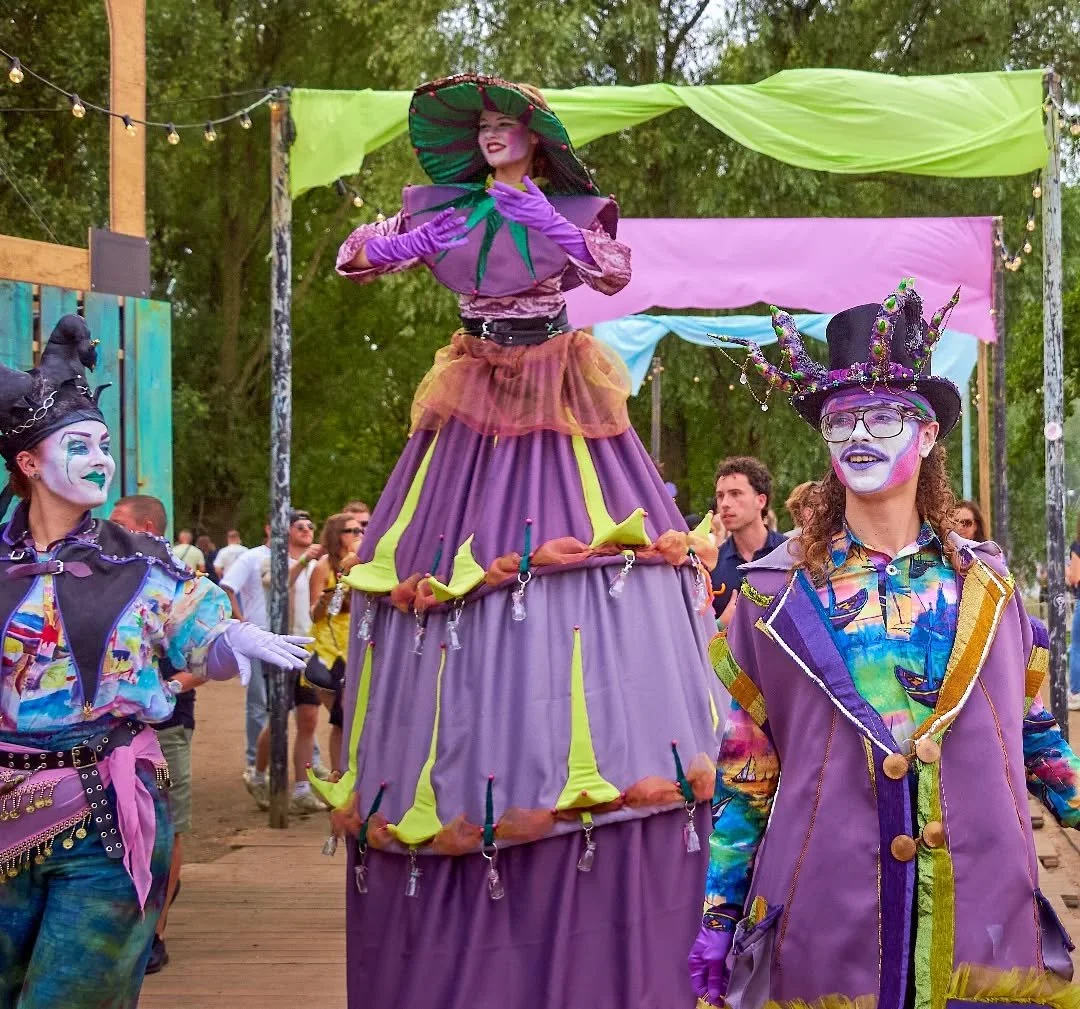 Throw back naar het Solar festival ☀️ waar we onze interactieve act ' Elixer ' hebben gespeelt 💫