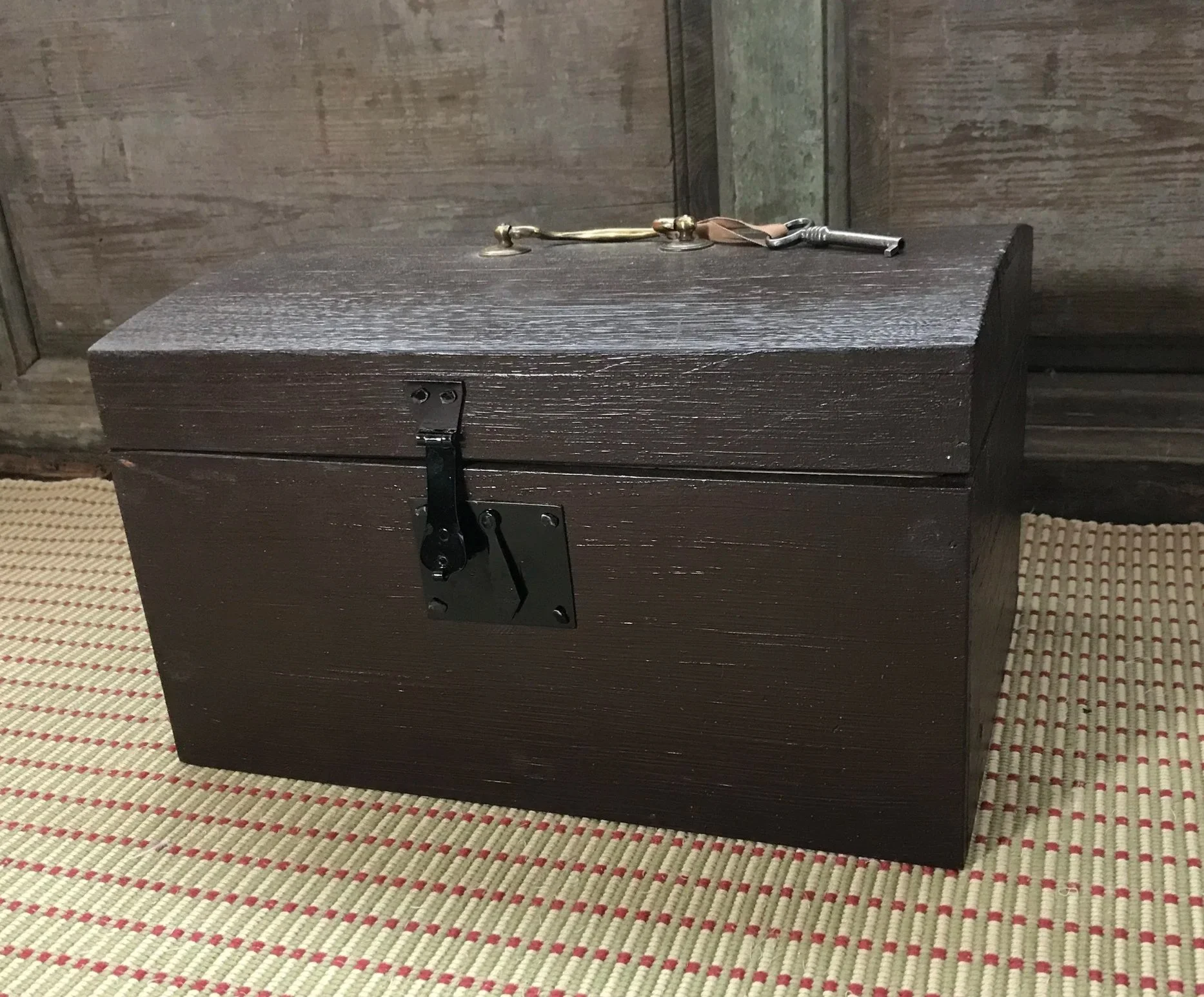 A "copy" of an extant Georgian box