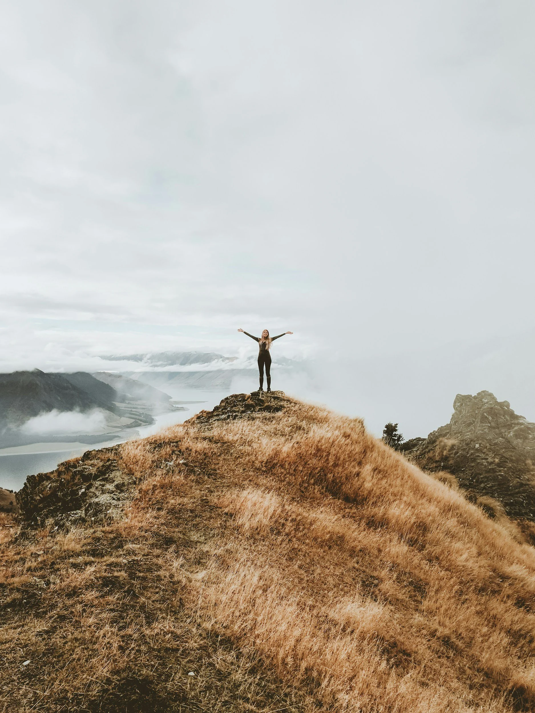 Michelle Kelly, LMFT offers online and in-person talk therapy services in California for women, couples and families navigating identity shifts, anxiety, burnout, and quiet self-doubt.