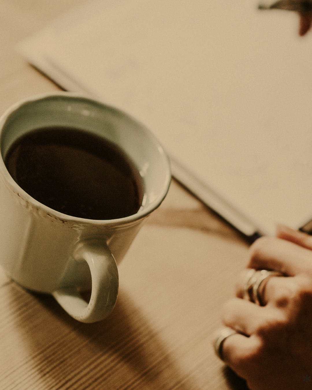 Michelle Kelly, LMFT offers online and in-person talk therapy services in California for women, couples and families navigating identity shifts, anxiety, burnout, and quiet self-doubt.