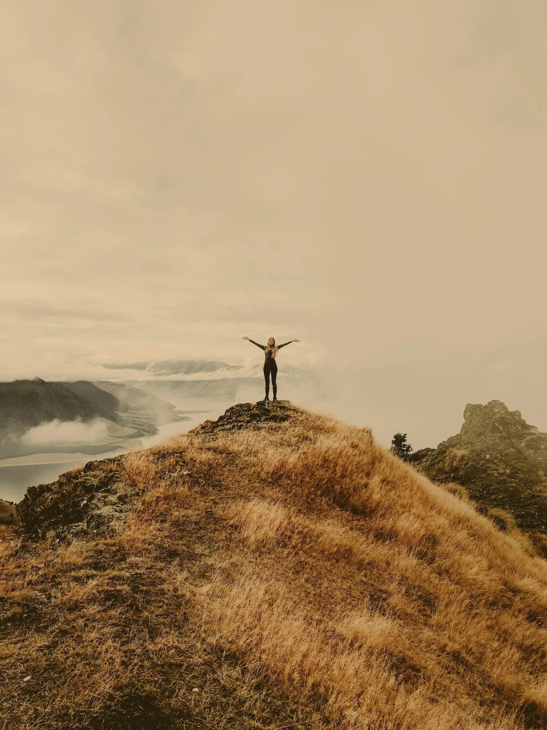 Michelle Kelly, LMFT offers online and in-person talk therapy services in California for women, couples and families navigating identity shifts, anxiety, burnout, and quiet self-doubt.