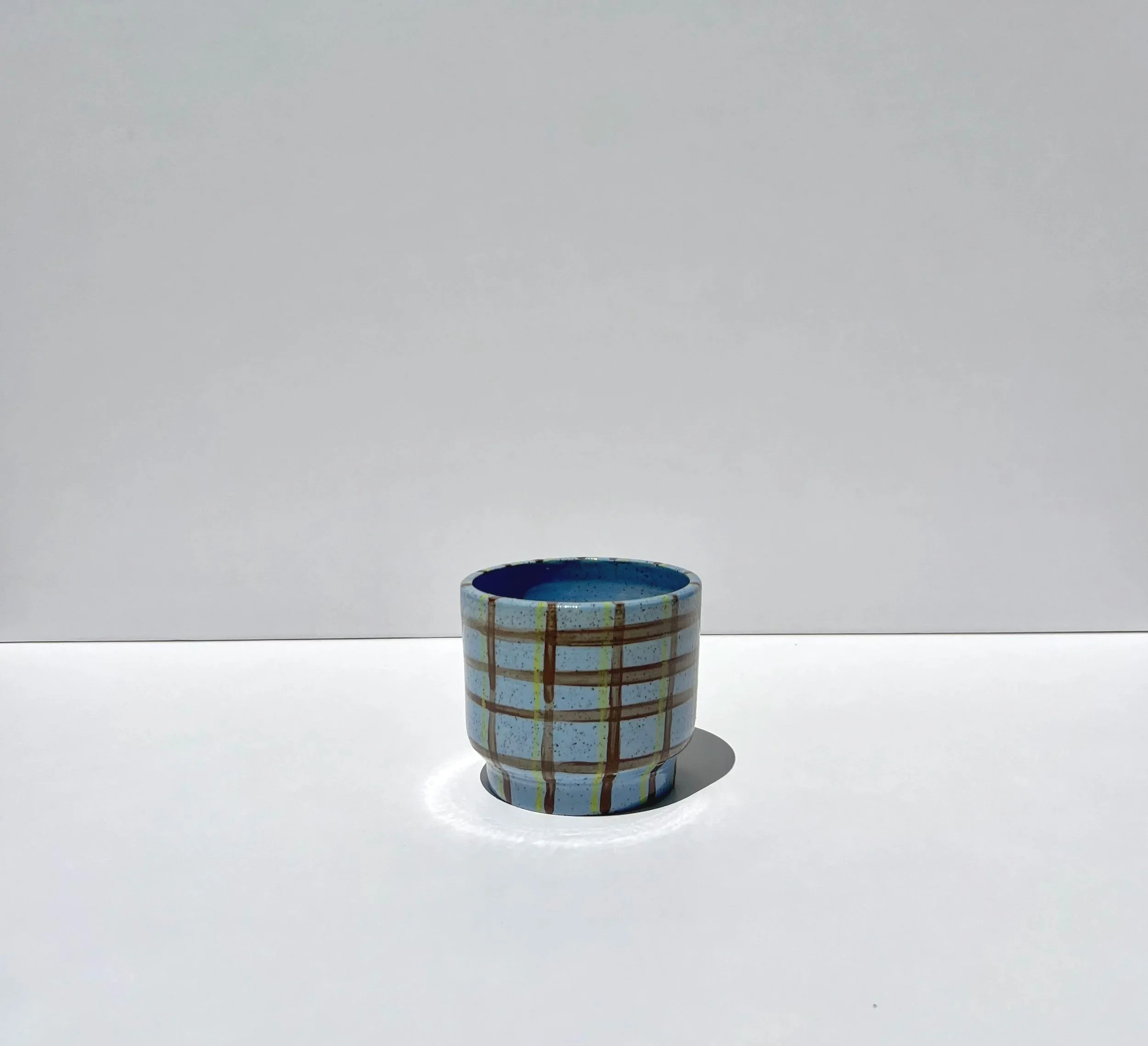 oh, stunning! blue plaid cup