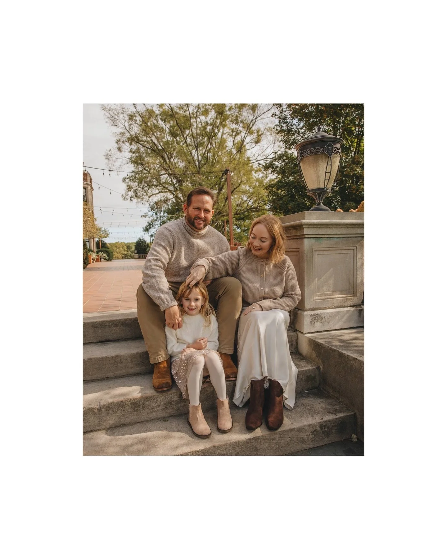 Waveny Park showing off again 🍁✨
The neutral tones, the textures, the genuine giggles &mdash; everything came together so beautifully for this family session!  WavenyPark #NewCanaan #NewCanaanMoms #FairfieldCountyPhotographer #ConnecticutPhotographe