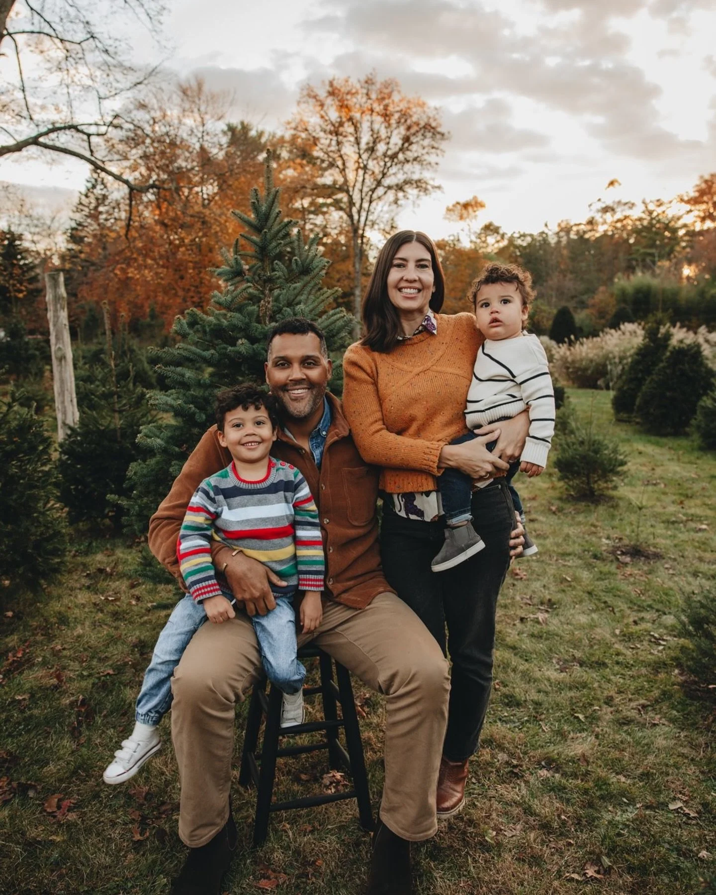 I am so excited to start sharing tree farm sessions! This family I met last year when I did an in home session for the littlest one! Love when  families come back year after year! 🌲🎄🎄🌲