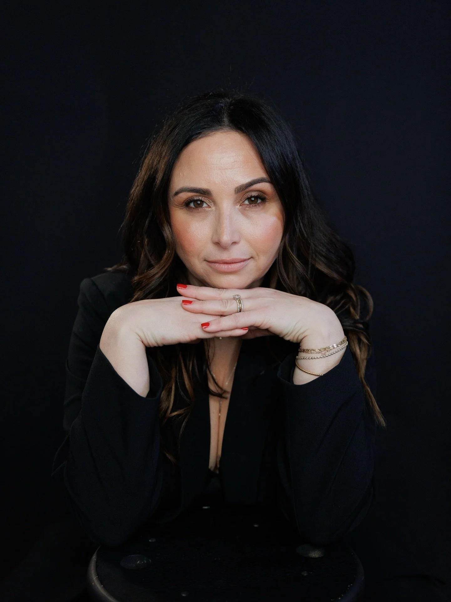 Meet Essie 💄🔥
A makeup artist, a boss babe, and an all-around incredible human. This branding session was such a vibe&mdash;strong, confident, and authentic. I love photographing everyone, but there&rsquo;s just something about a boss babe that tru