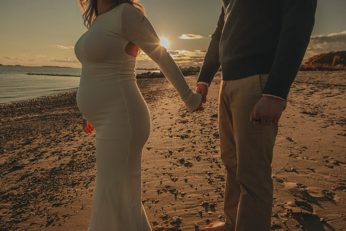 Barefoot at sunset, belly full of love, dogs in tow &mdash; the sweetest chapter is unfolding for this beautiful family.
There&rsquo;s something so magical about documenting this season&hellip; the anticipation, the quiet joy, the little moments that