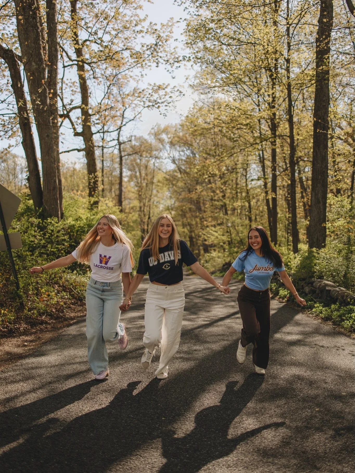 From hallways to hometown memories&hellip; now they&rsquo;re off chasing big dreams 💫🎓
A session to celebrate friendship, the journey, and all the places these seniors are headed next. Different schools, different paths, but these moments together?