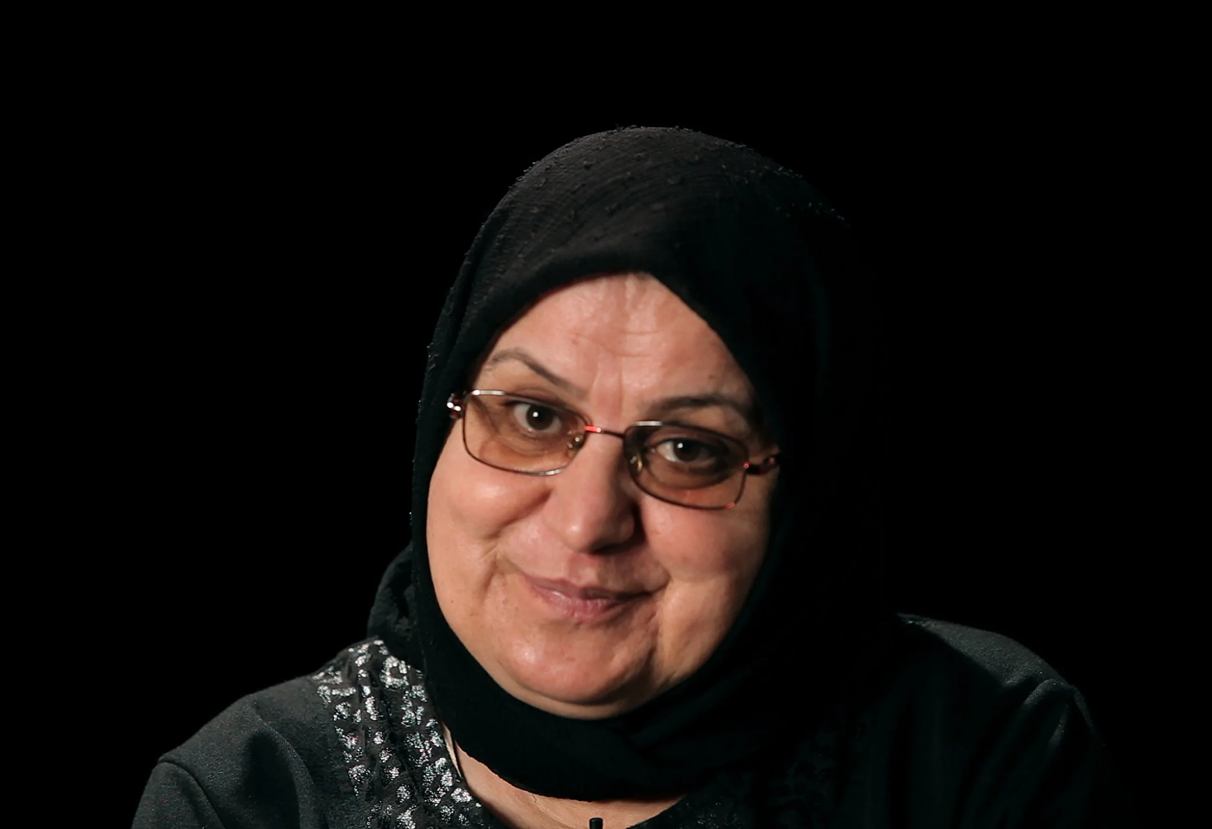 650words_portraits_ayse_300dpi.jpg