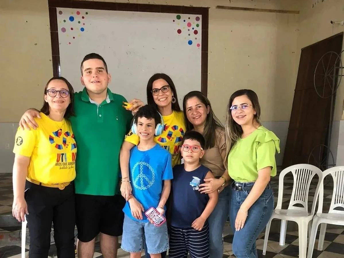 Grupo%2Bde%2Bm%25C3%25A3es%2BS%25C3%25A3o%2BJos%25C3%25A9%2Bde%2Bcampestre4.jpg