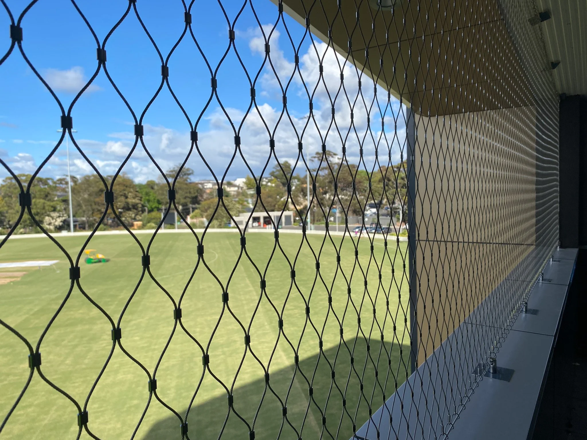 Flexi-mesh balustrade screens installed by Bespoke Wire & Rope at Beaumaris Secondary College VIC with Built Environs.