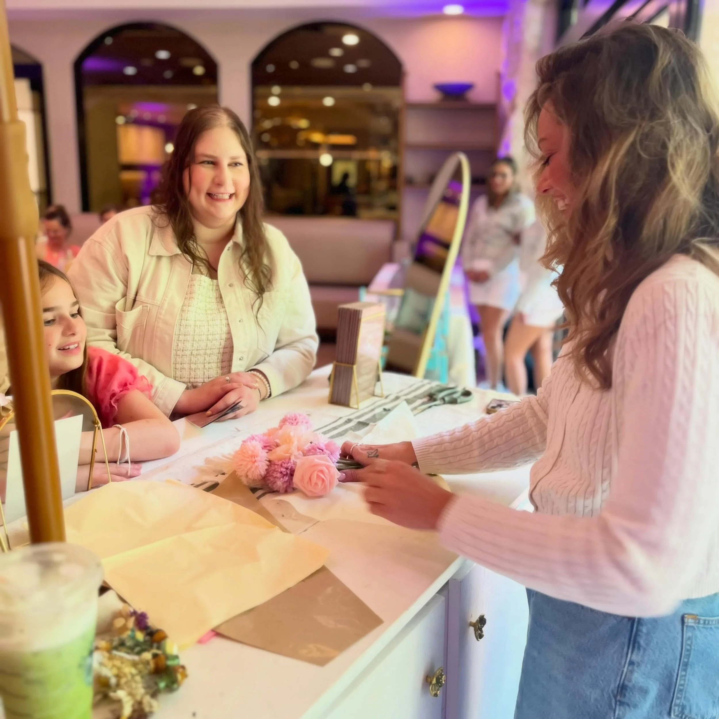 Such a sweet morning celebrating the women who do it all 💐✨ 

Thank you to everyone who joined us @zoccasa for our Mother&rsquo;s Day BYO Dried Flower Bouquet experience. 

Wishing all moms a day as beautiful as they are &mdash; Happy Mother&rsquo;s