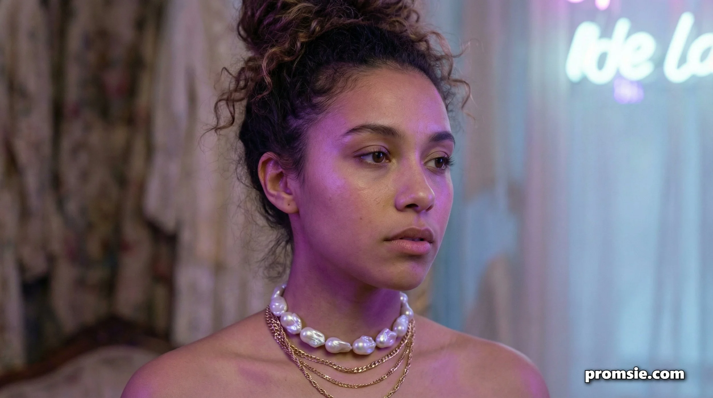 Baroque vs. Round Pearls: Why 'Imperfect' is the Perfect Prom Statement