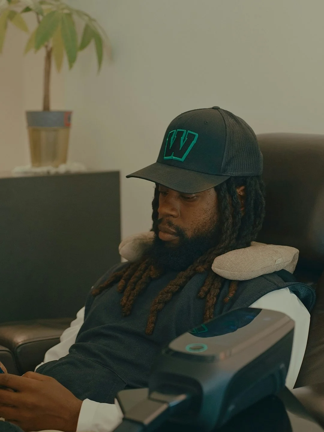 @_grindhardsportstraining hitting up Nova Wellness! 

We invite all coaches to check us out as we offer a comprehensive range of services designed specifically for both athletes and their trainers. From nutrition advice to physical therapy, we've got