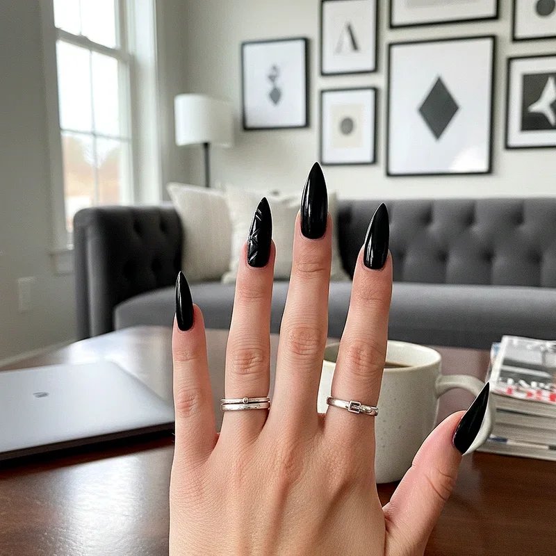 Black Summer Nail Ideas