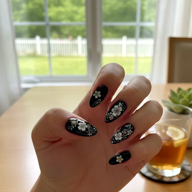 Black Summer Nail Ideas
