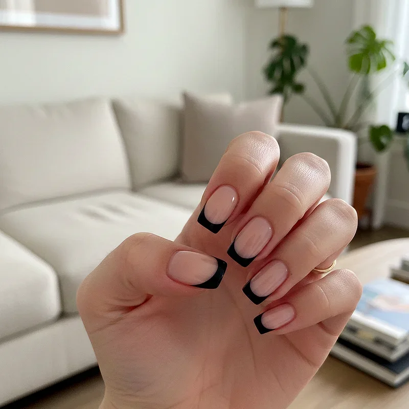 Black French Tip Nail Ideas