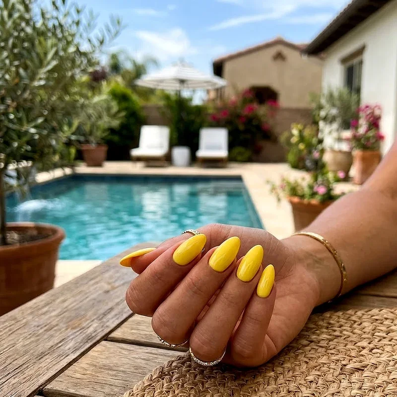 Summer Almond Nail Ideas