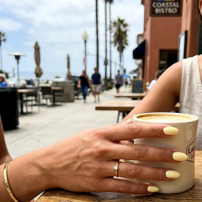 15 Light Yellow Nail Ideas to Brighten Your Manicure Style