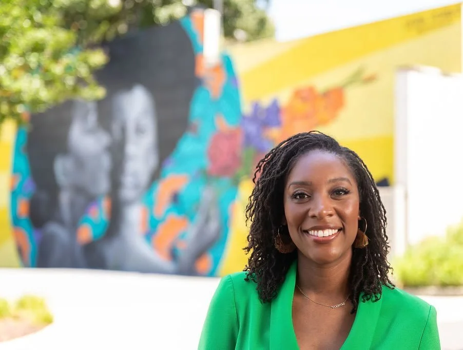 It&rsquo;s always a good day to make a difference. ✨ 

Hello 👋🏾 I&rsquo;m Emerald and I&rsquo;m a firm believer in philanthropy on all scales. From the joy-filled volunteer at the local food bank to the multimillion dollar donor, we all have someth