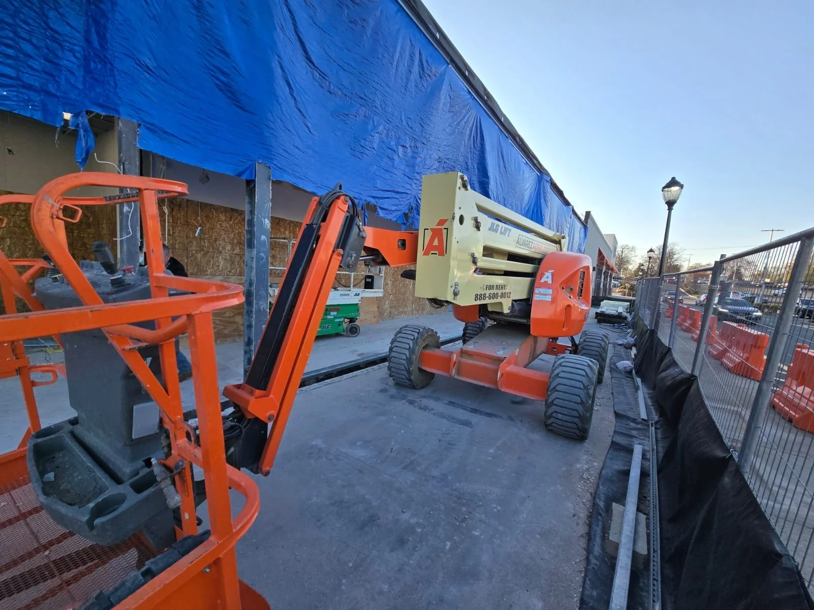 JLG 450AJ 45ΓÇÖ Articulating Boom .JPG