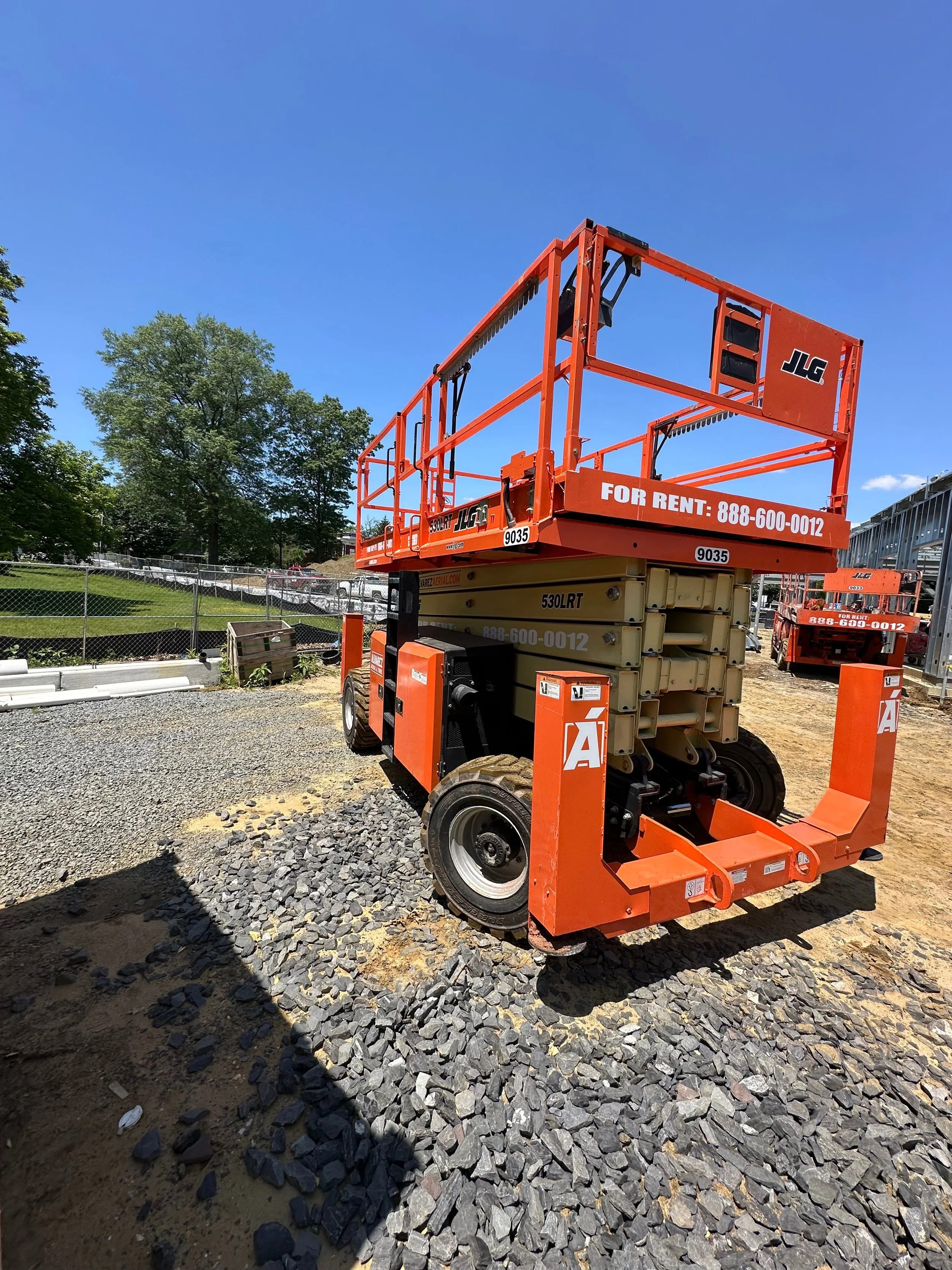 JLG 53ΓÇÖ RT .jpeg