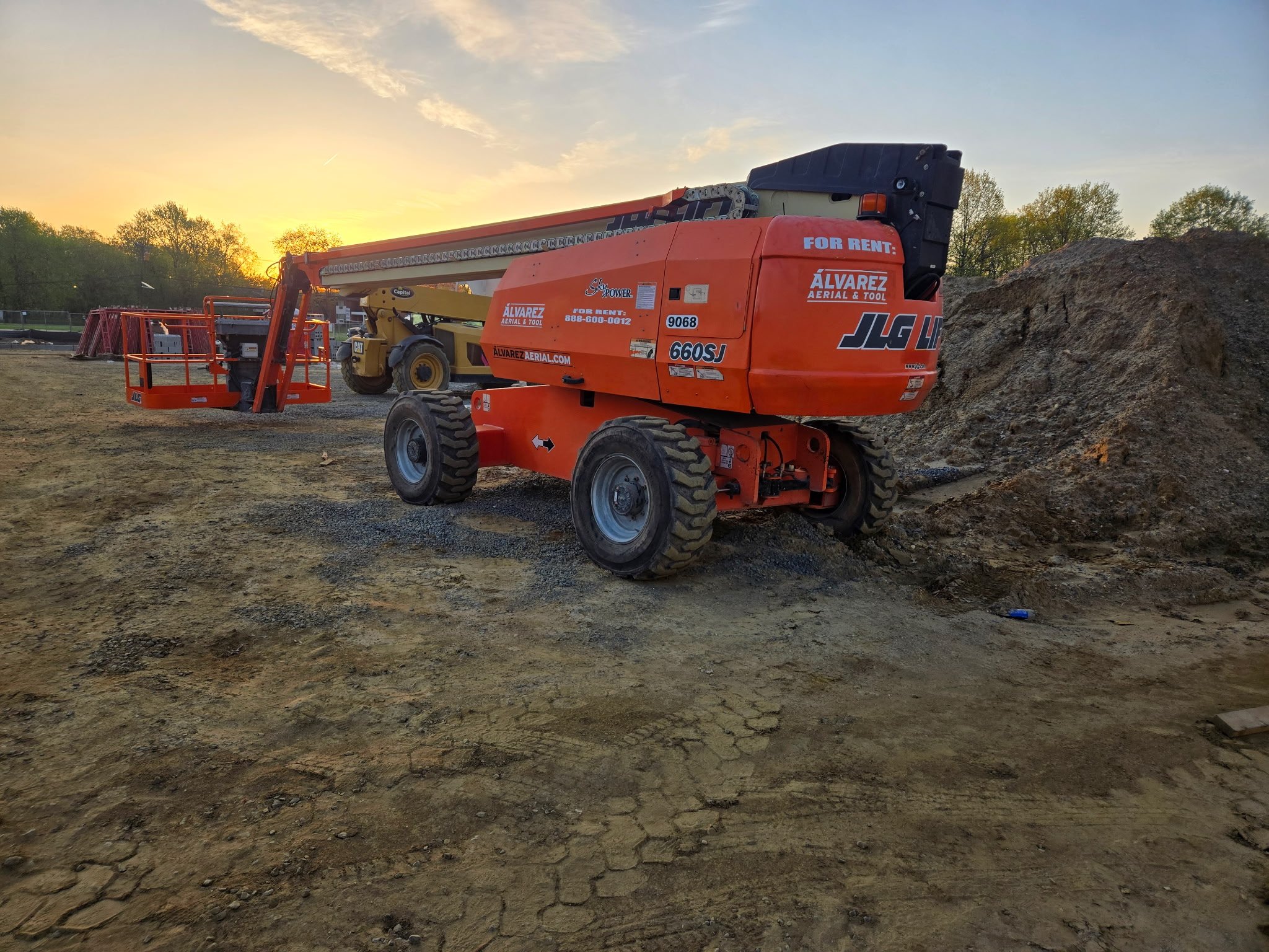 JLG 660SJ .JPG