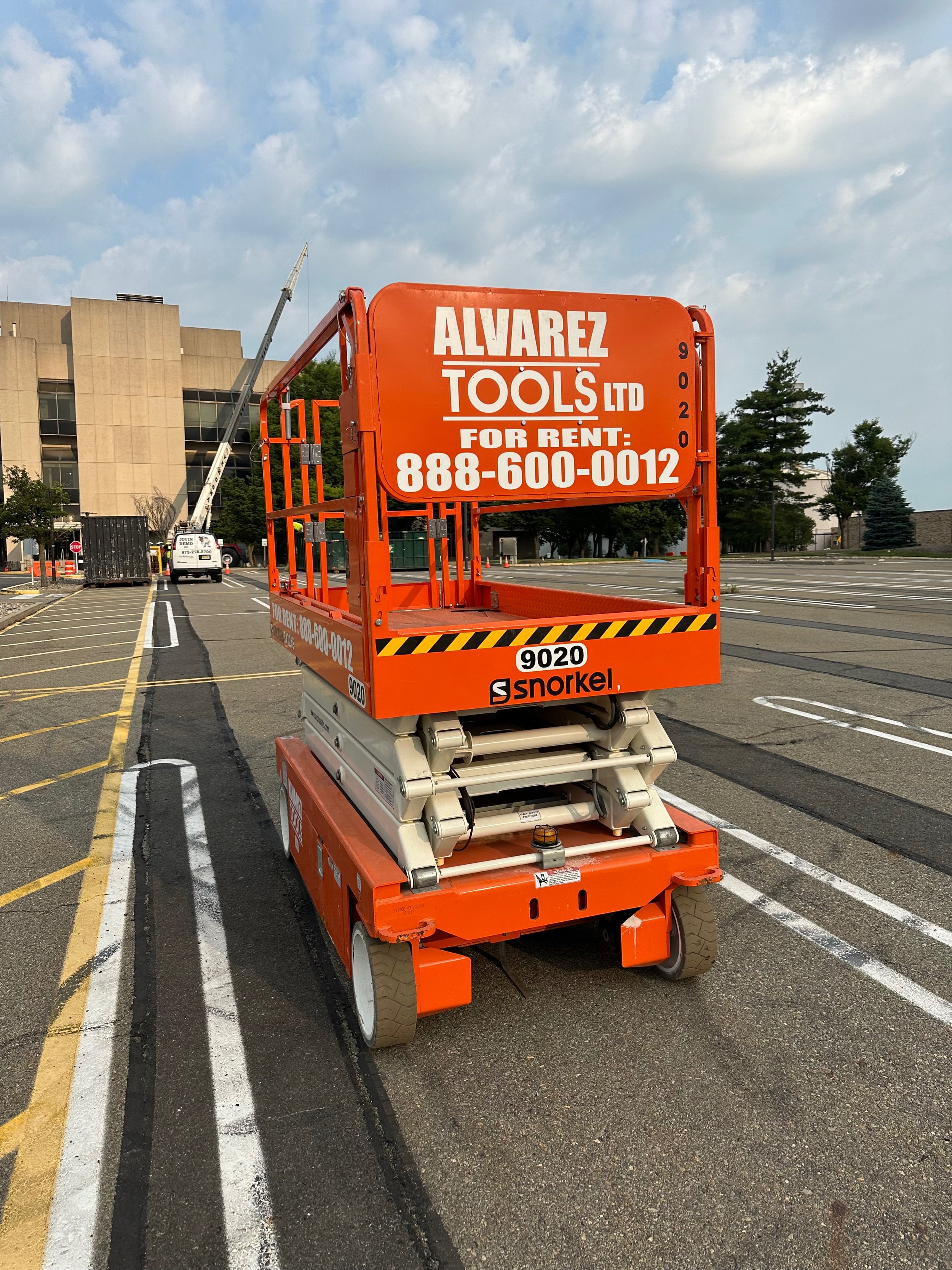 Snorkel 4726 26ΓÇÖ Wide Electric Scissor Lift .jpeg