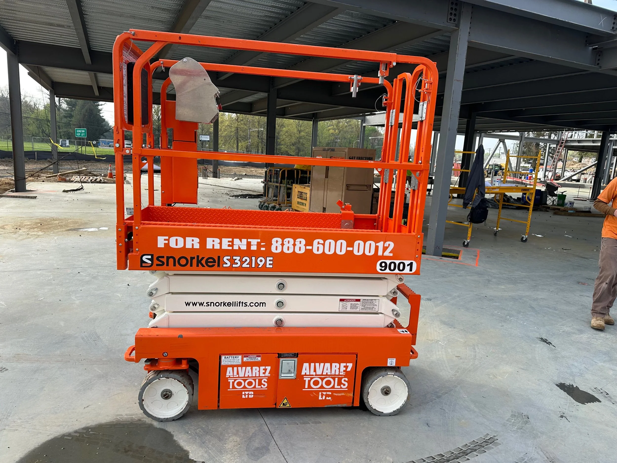 Snorkle 3219E 19ΓÇÖ Electric Scissor Lift .jpeg