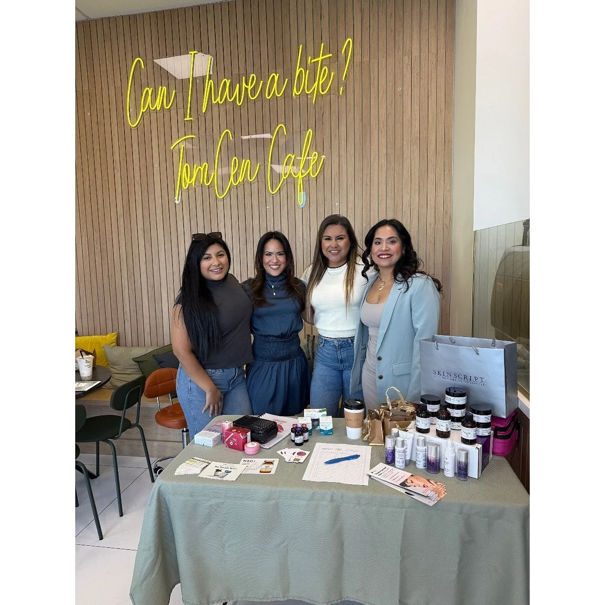 ✨ Today&rsquo;s event was a success! ✨
Grateful hearts + glowing faces ☺️ A huge thank you to Gabby and Janet for hosting our Glowline Sisters Beauty &amp; Wellness pop-up at @tomcencafe . Your warmth, lattes, and community made it magic. ☕️💛

🎁 Ev