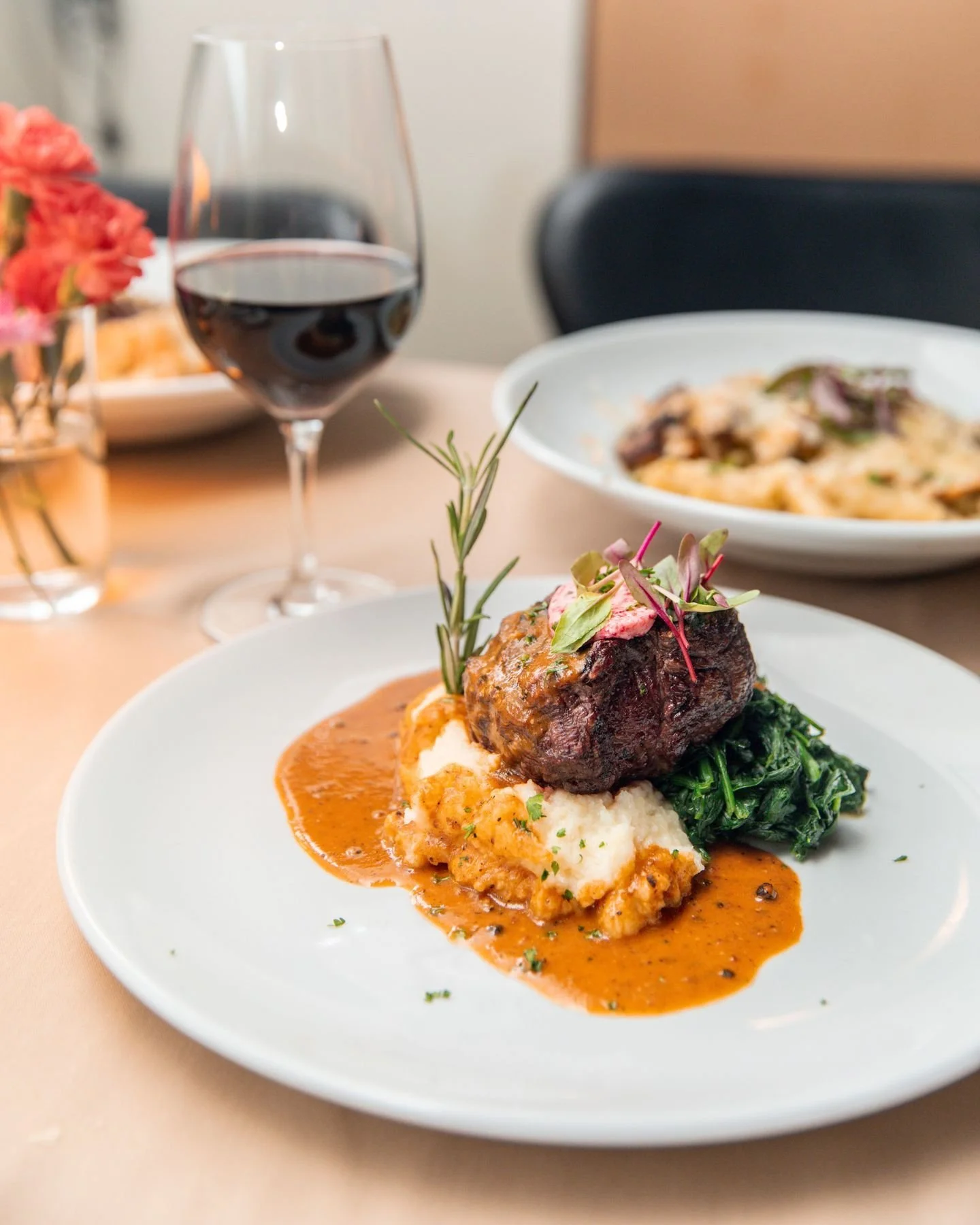 Palm Springs romance starts at Desert Moon. 🌙 Dinner dates here are unforgettable. Make tonight the night. 

#desertmoon #palmsprings #dinner #dining #newrestaurant #hiddengem #downtown #palmspringsrestaurant #dinegps