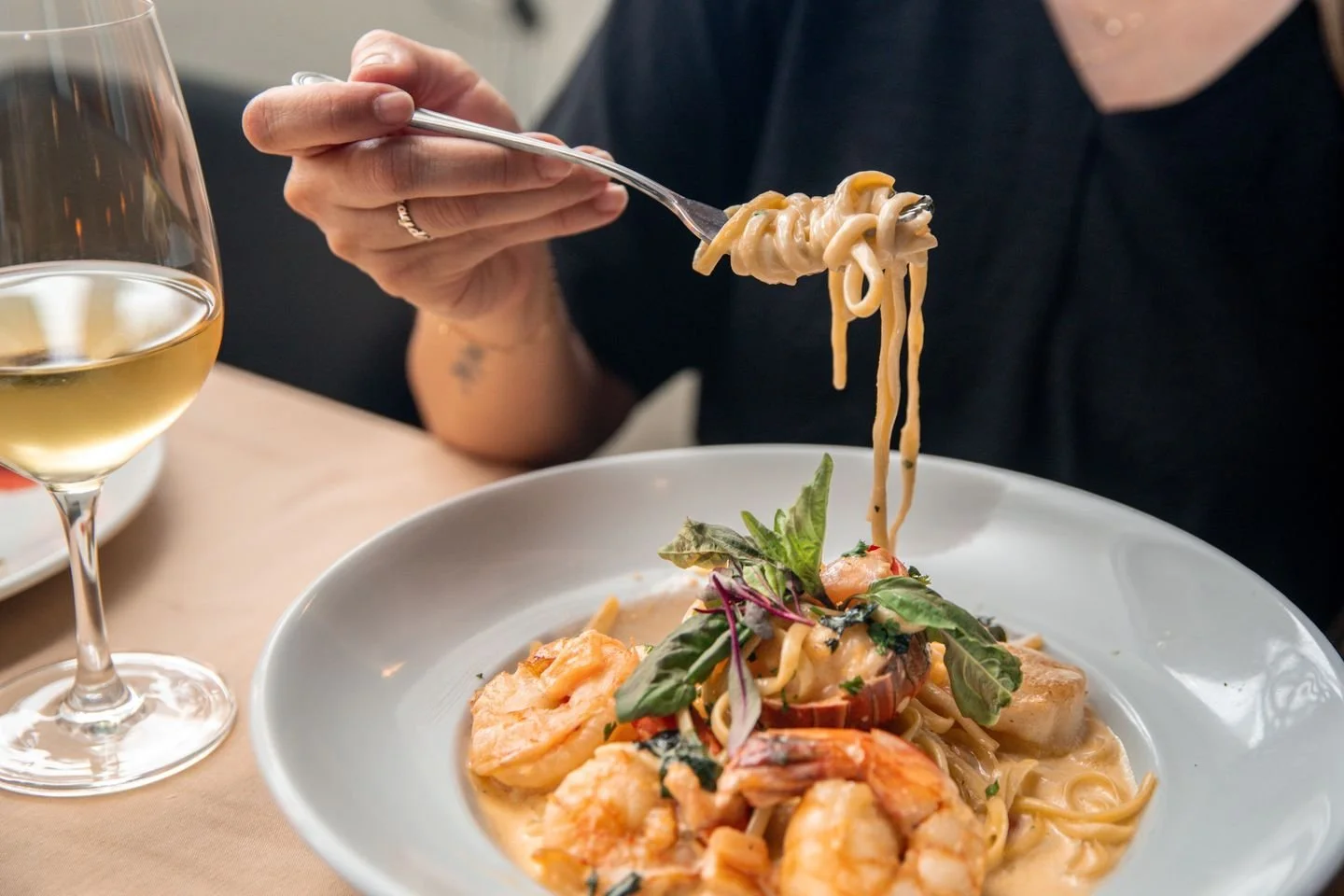 This week&rsquo;s special: bold flavors, fresh ingredients, and a Palm Springs vibe you can only find at Desert Moon. Who&rsquo;s hungry?

#desertmoon #palmsprings #dinner #dining #newrestaurant #hiddengem #downtown #palmspringsrestaurant #dinegps