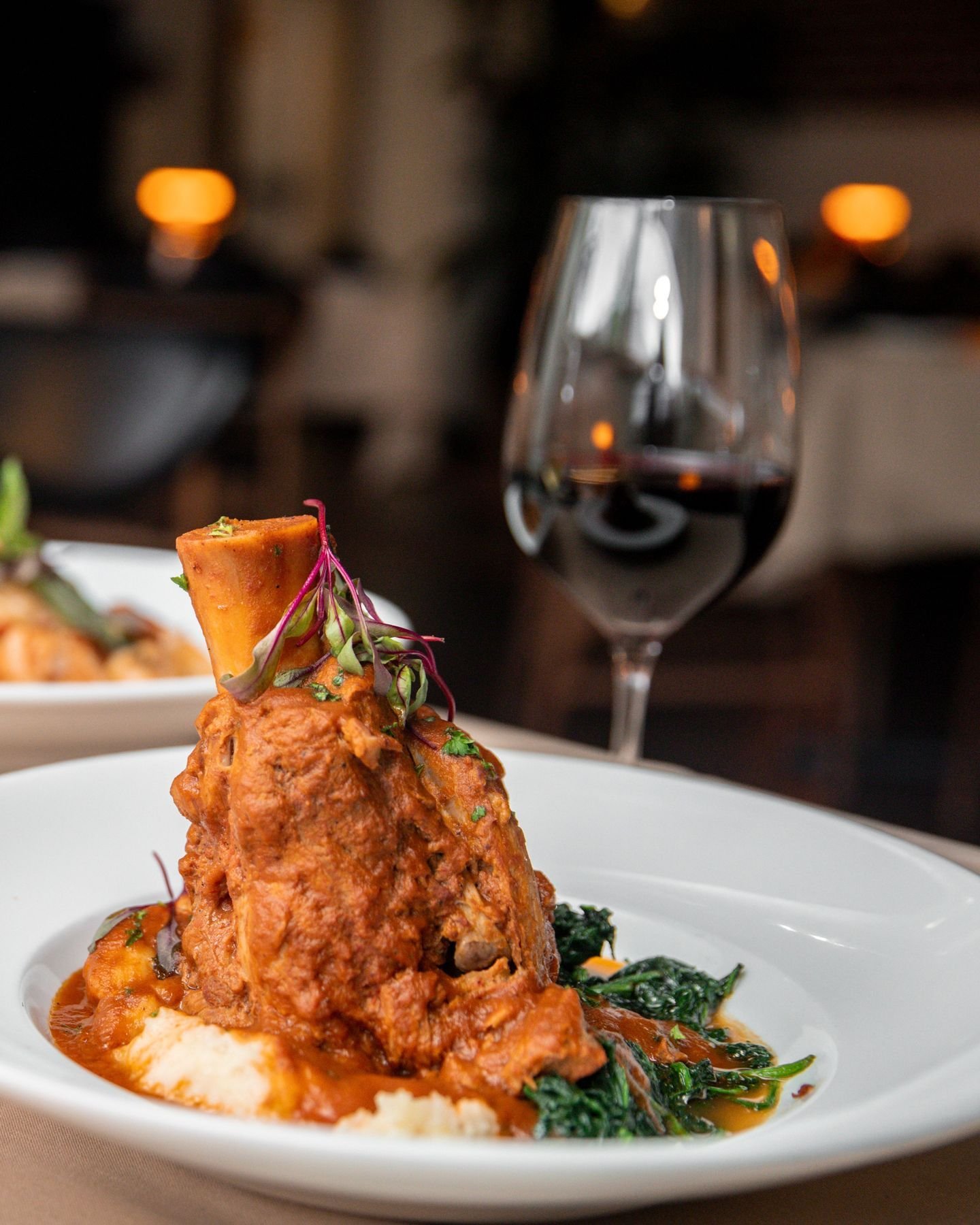 ✨ Discover what our chefs are cooking up and treat yourself to something new.

#desertmoon #palmsprings #dinner #dining #newrestaurant #hiddengem #downtown #palmspringsrestaurant #dinegps