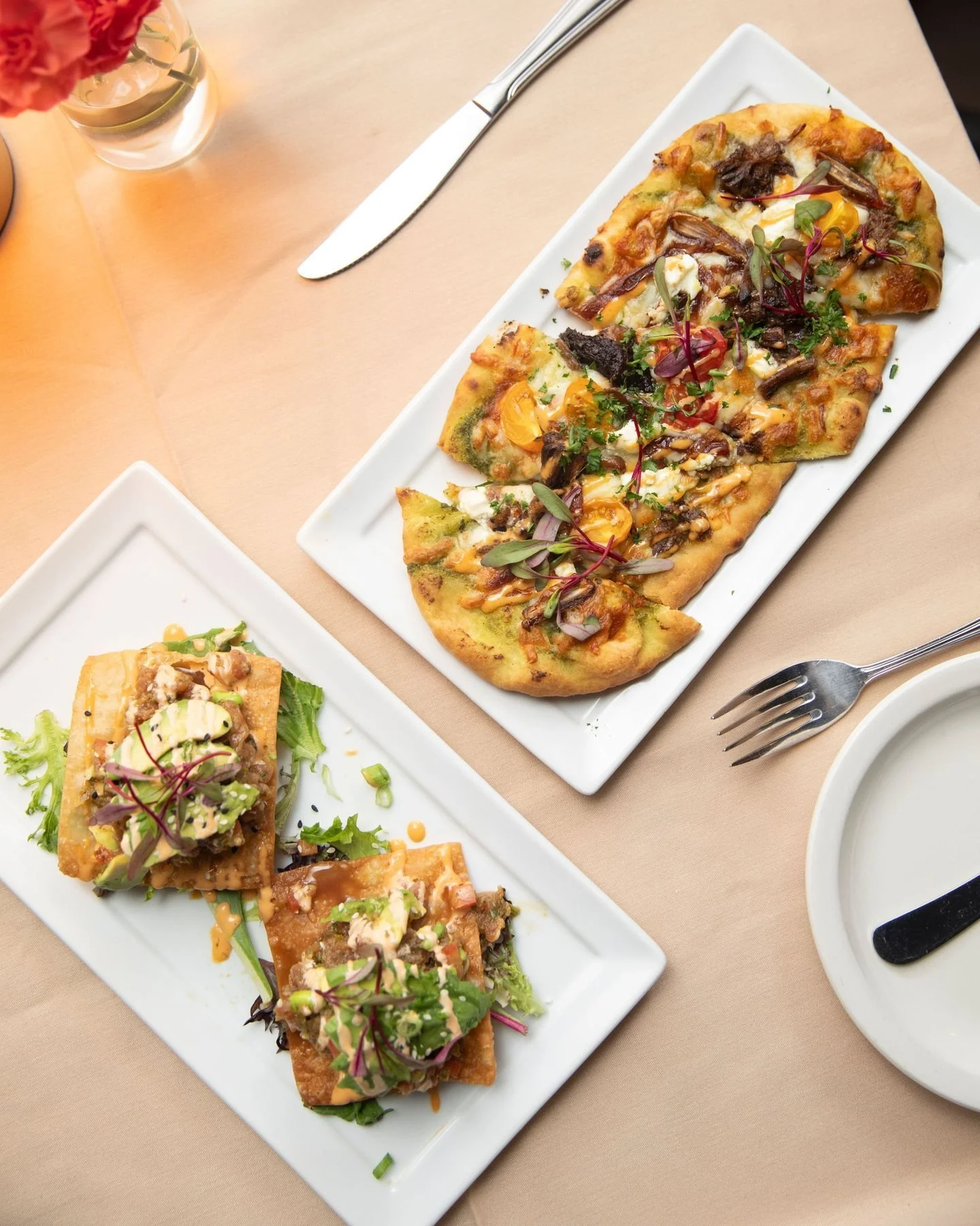 Who's hungry? Make tonight the night. 🍷

#desertmoon #palmsprings #dinner #dining #newrestaurant #hiddengem #downtown #californiafusion #dinnertime #palmspringsrestaurants