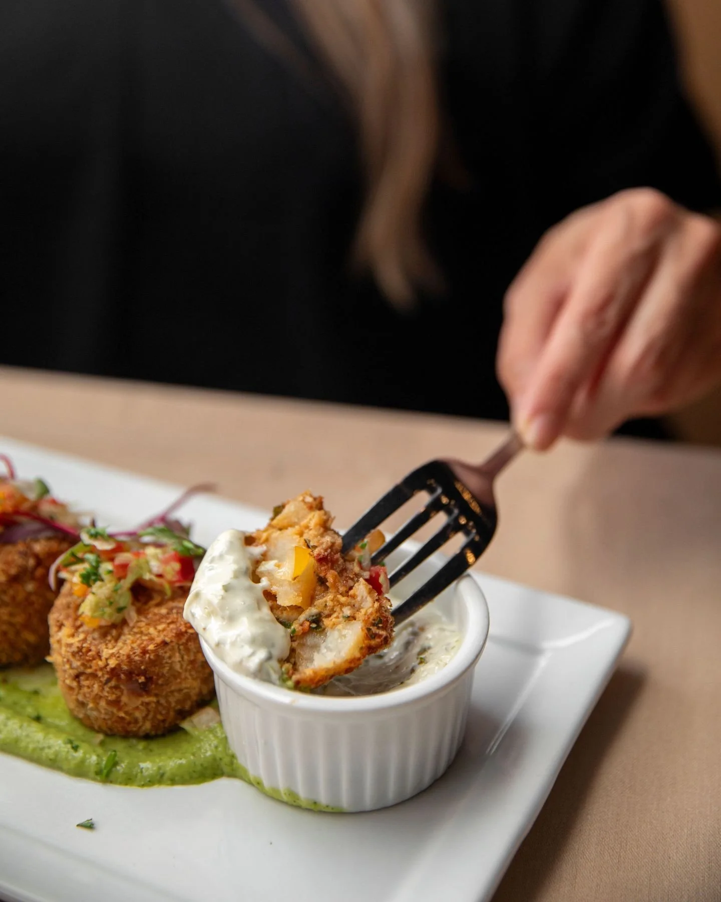 Not loud. Not crowded. Just intimate dining in downtown Palm Springs. Reserve your table tonight. 🌙

#desertmoon #palmsprings #dinner #dining #newrestaurant #hiddengem #downtown #intimatedining #palmspringslife #localfavorite