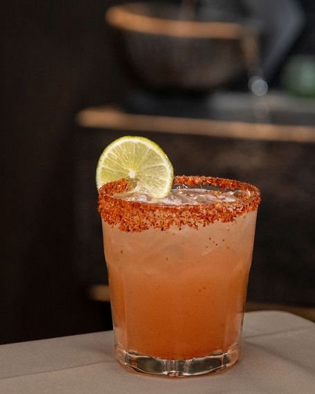 Monday's can be tough, but not at Desert Moon. Come and join us for a sip! 

#desertmoonps #cocktail #palmsprings #palmspringsrestaurants