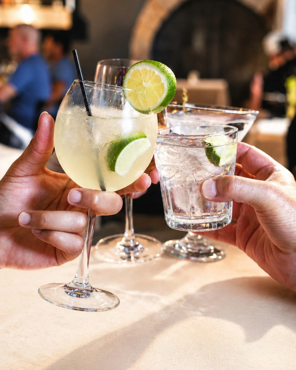 Every great night starts with a toast.🥂 Yours starts here. Mon&ndash;Sat starting at 4pm 🌙 

#palmsprings #dinegps #palmspringsbar #desertmoonps