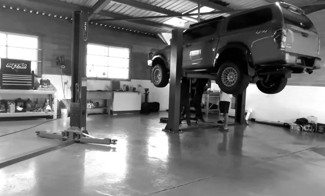 car on hoist2.jpg