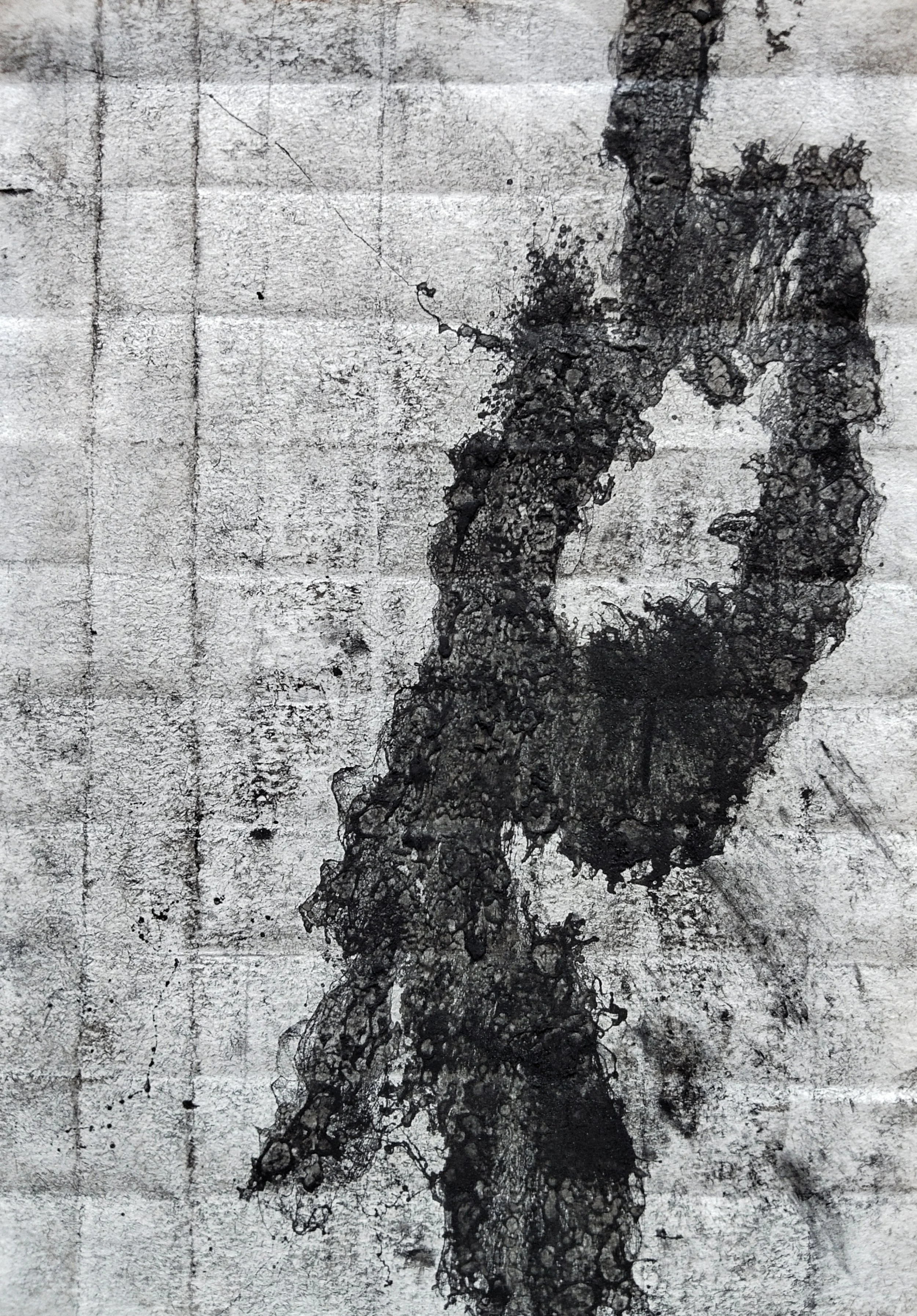 Untitled. Charcoal and spray glue on paper, 19x14cm