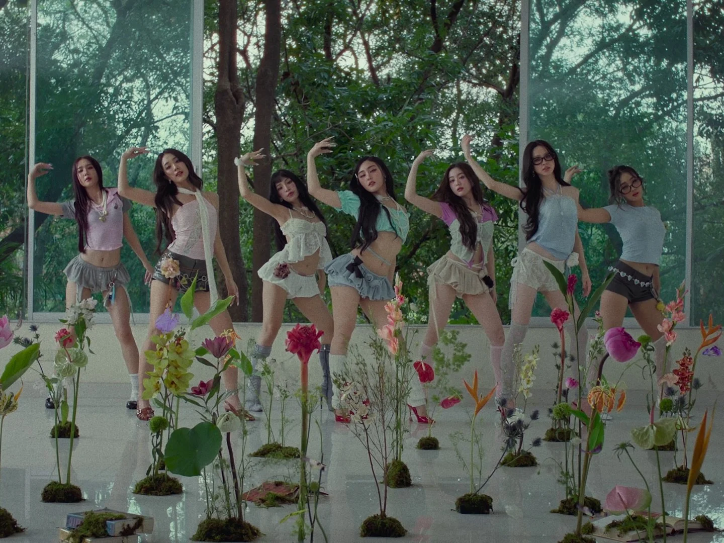 4EVE - SNOOZE

Director : Song Sasawat
Producer : Yoyowarunthorn
Produced by Sawarose