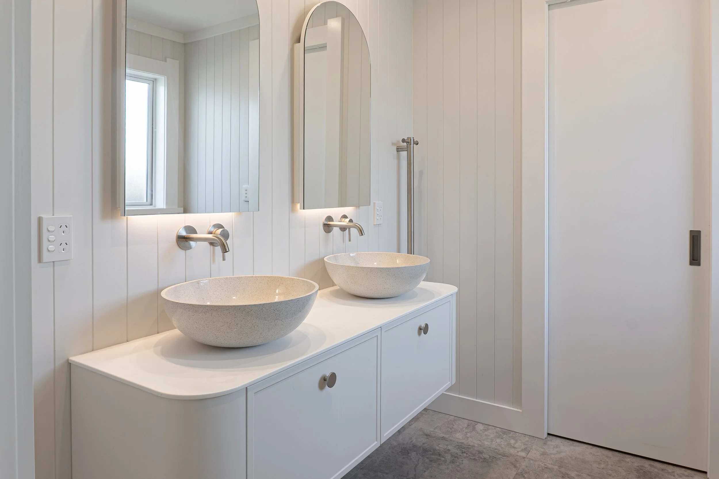 1 Old Ferry Road Ensuite-02.jpg