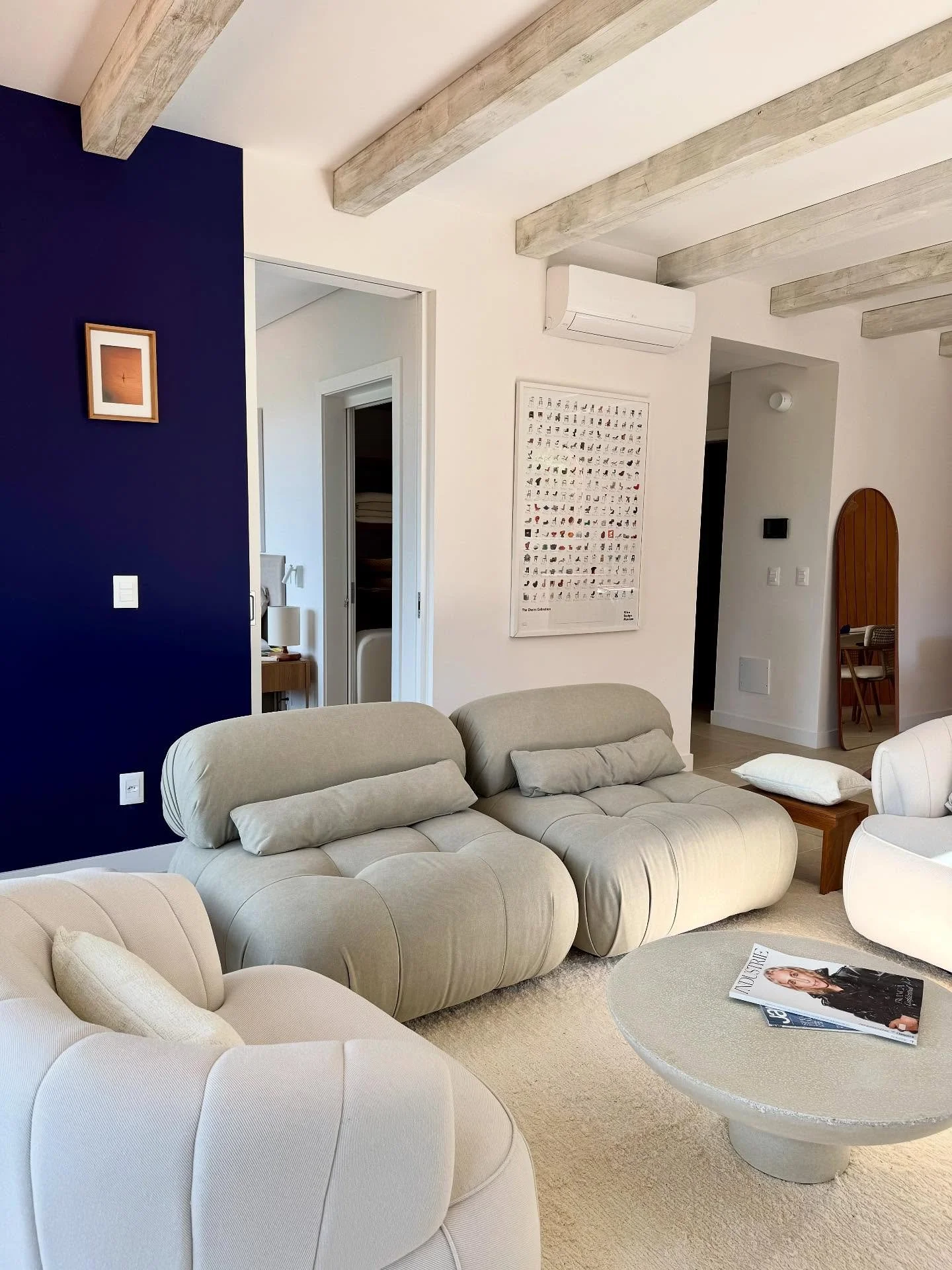 Suite na selva &bull; Cozy Casa &bull; Casa Principal &bull; Praia Mole ✨🌴🌊🌱🌸💙

.
#boutiquevilla #junglesuite #interiors #casadesign #organicshapes #coziness #modernlivingspaces #luxurydesign #praiamole