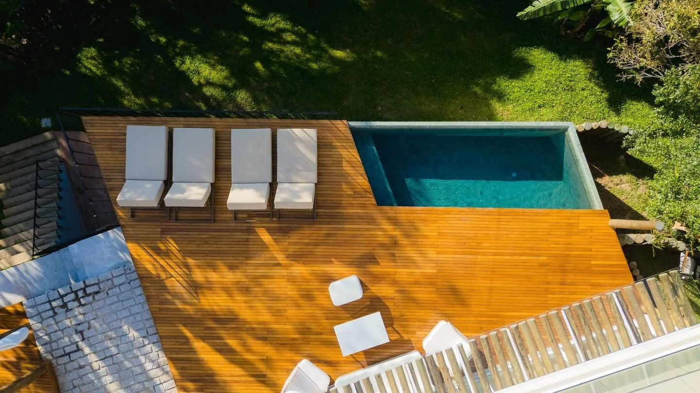 Leave the hustle and bustle behind and dive into the slow rhythm of Cozy Casa Brasil ✨🌴🌊🥥☀️💚

#braziltravel #privatevillabrazil #seaview #praiamole #junglepool