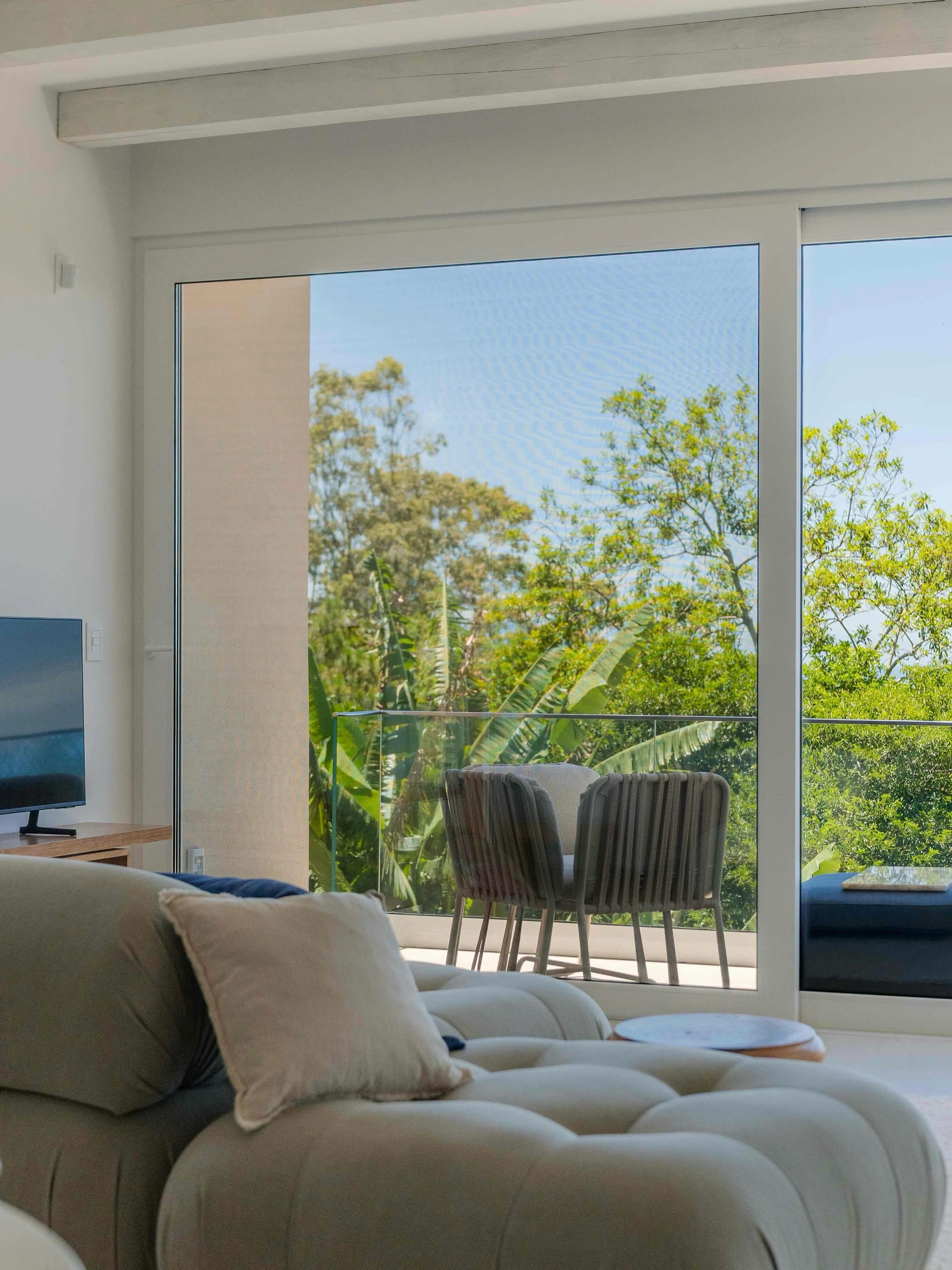 Our main character? Love &bull; Nature 🌿

Cozy Casa Brasil &bull; Boutique Villa 

#luxuryescape #boutique #villa #seaview #praiamole